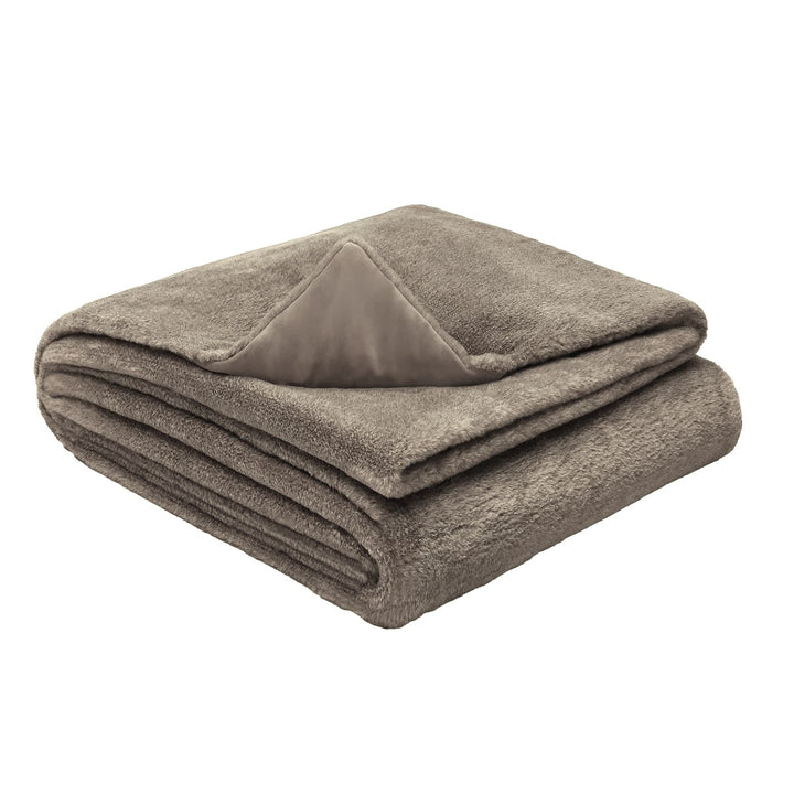 Mon Chateau Luxurious Faux Fur Throw
