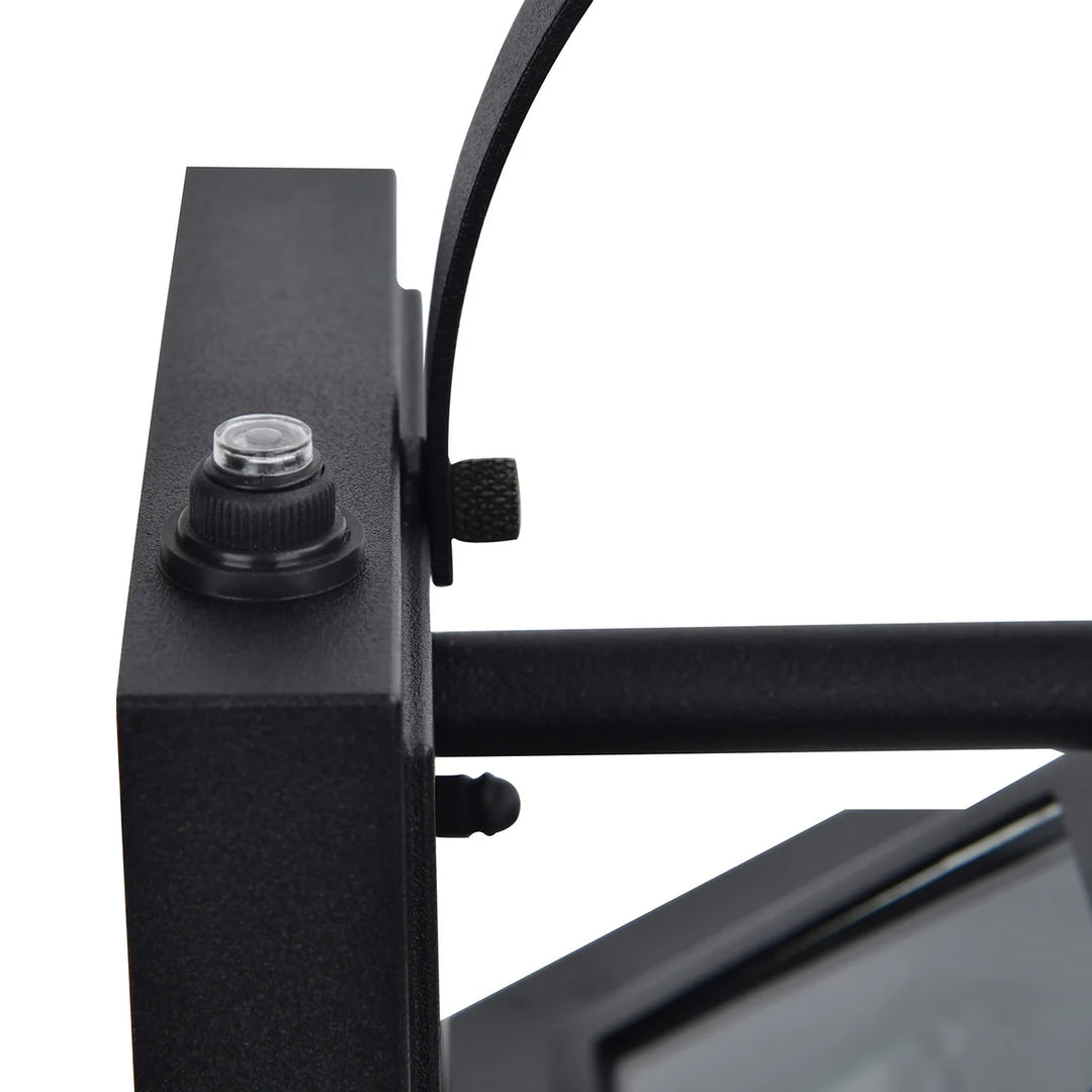 Lutec Traditional Outdoor Wall Light