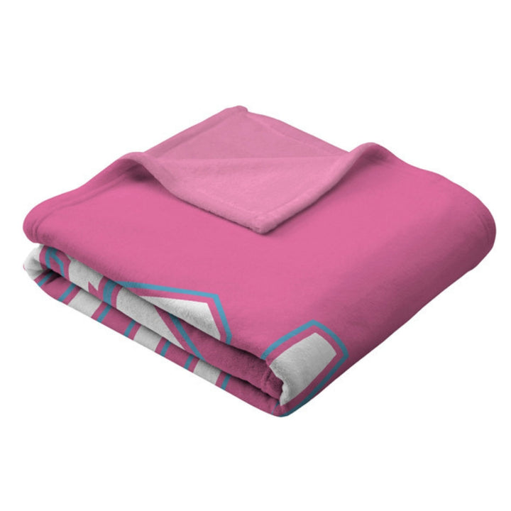 Tim Horton's - Barbie joueuse de hockey PWHL et couverture