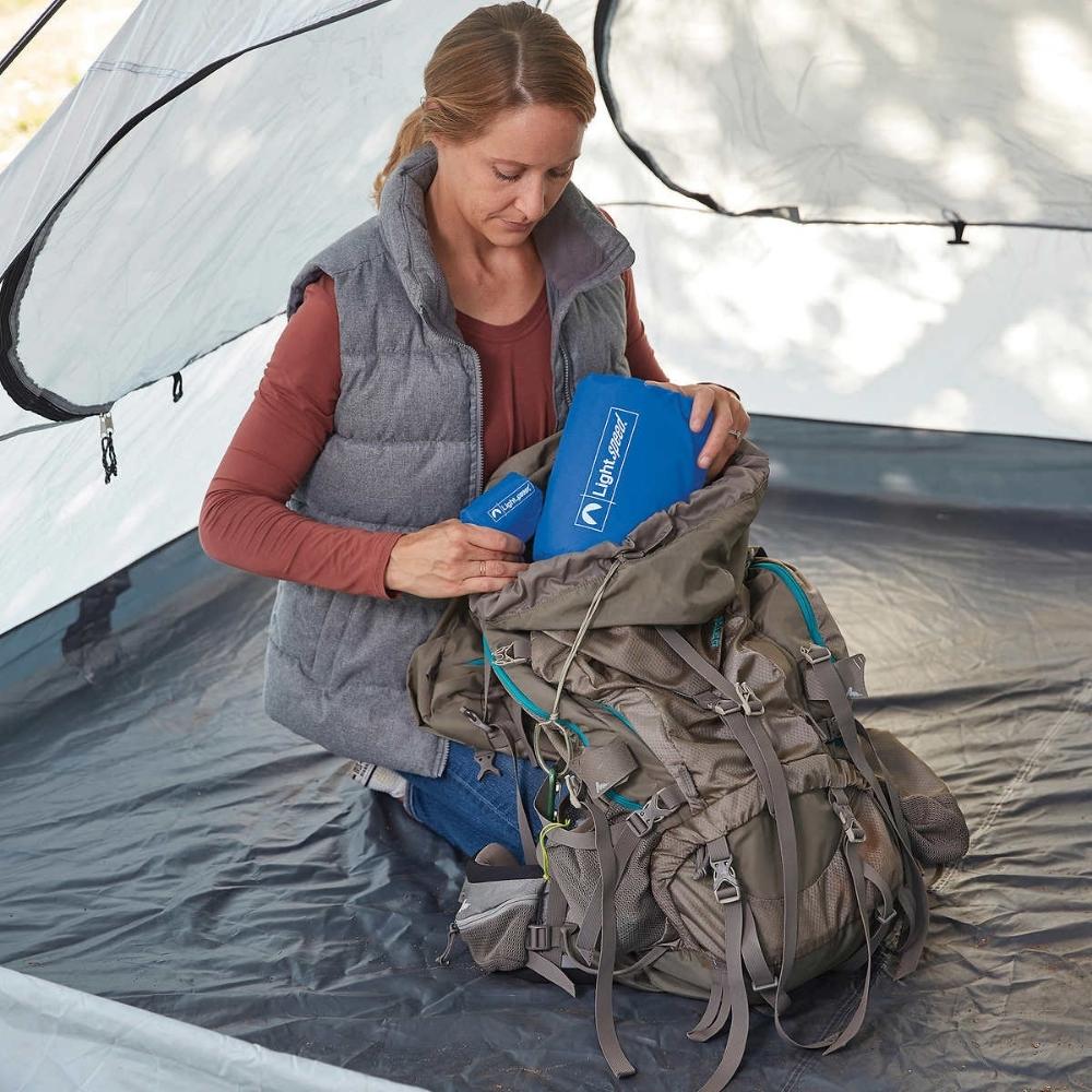 Lightspeed Outdoors - Matelas gonflable isolant avec oreiller